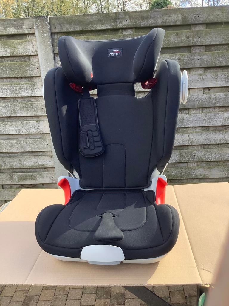 2 autostoelen, Kinderen en Baby's, Autostoeltjes, Ophalen, Zo goed als nieuw, Romer, Isofix