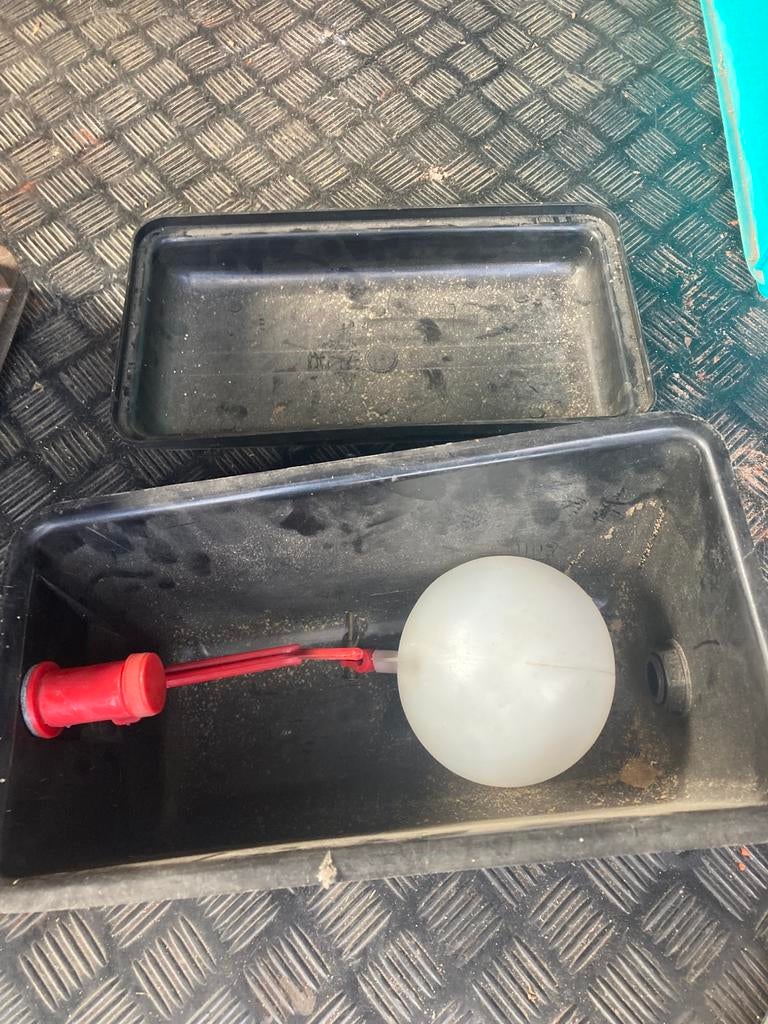 Conteneur avec flotteur, Enlèvement, Comme neuf, Autres types