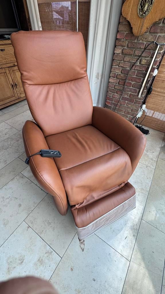 Electrische lederen relax zetel (met opstaphulp) Himolla, Ophalen, Zo goed als nieuw, Leer