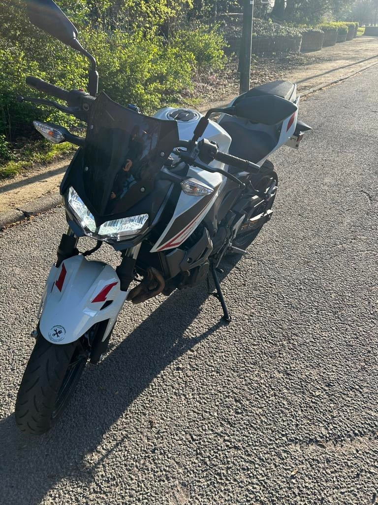 Kawasaki z400 A2, Motos, Motos | Kawasaki, Particulier, Naked bike, 12 à 35 kW, Permis Moto A2 minimum, ABS, Échappement sport