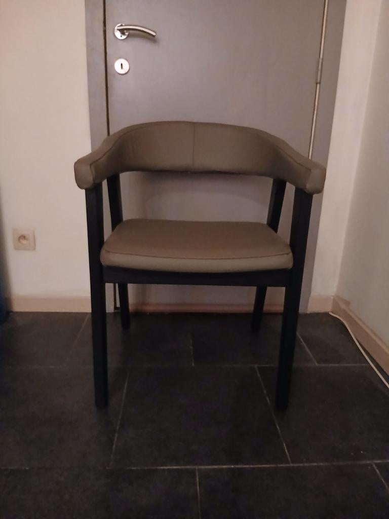 Juntoo Stoelen, Ophalen