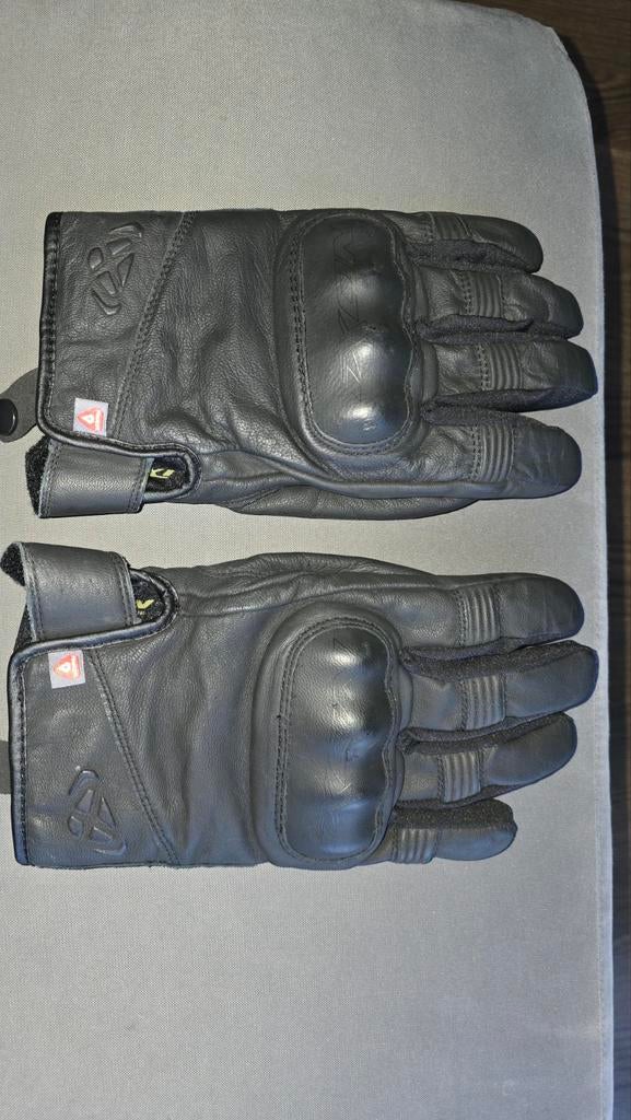 Gant morts ixon taille xl, Enlèvement