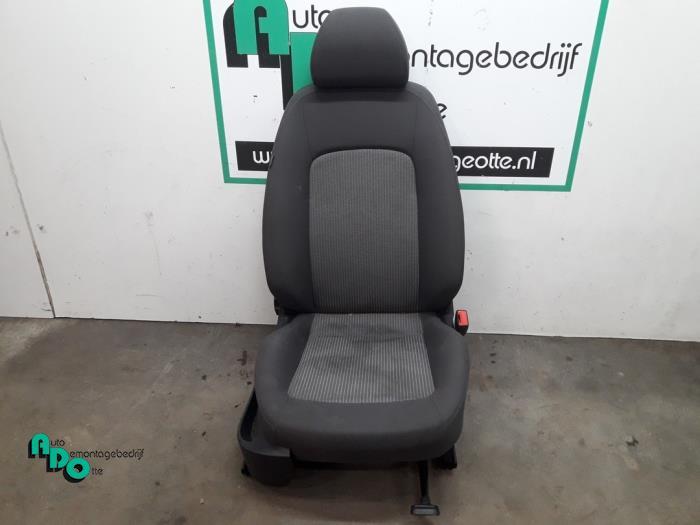 Siège droit d'un Seat Ibiza (Ibiza 08-), Autos : Pièces & Accessoires, -, 3 mois de garantie, Utilisé, -