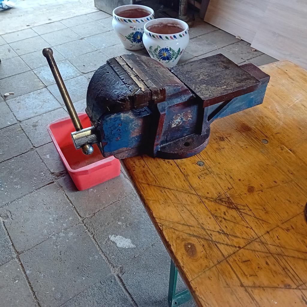 Bankschroef, Ophalen