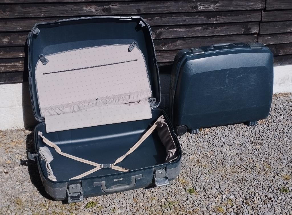 Deux grandes valises très solides, Enlèvement, Utilisé, Plastique dur