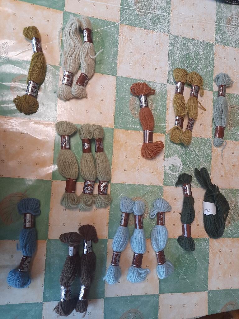 nieuwe pakketjes borduur garen uit te kiezen, Hobby en Vrije tijd, Ophalen of Verzenden, Nieuw