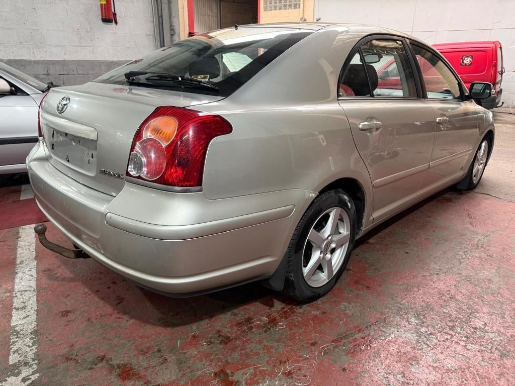 TOYOTA AVENSIS 2007, Autos, Toyota, Argent ou Gris, Achat, Avensis, Boîte manuelle