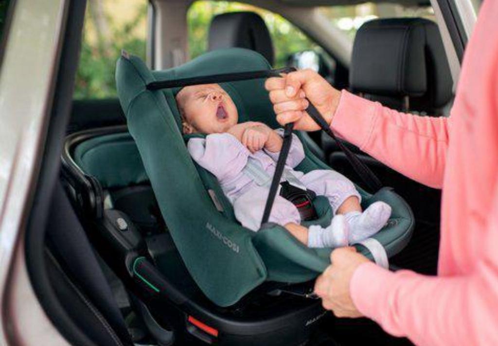 Maxi-Cosi Coral 360 i-Size Autostoeltje - Essential Graphite, Ophalen, Zo goed als nieuw