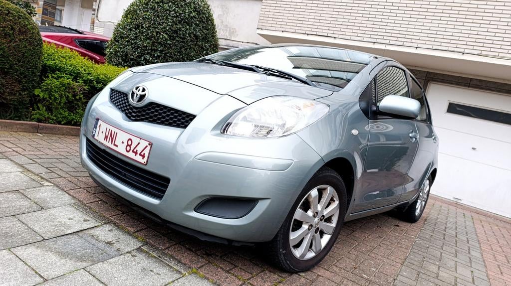 Toyota Yaris 1.3 Essence 2009 Clim voiture Belge CTokCarpass, Autos, Argent ou Gris, Achat, Electronic Stability Program (ESP)
