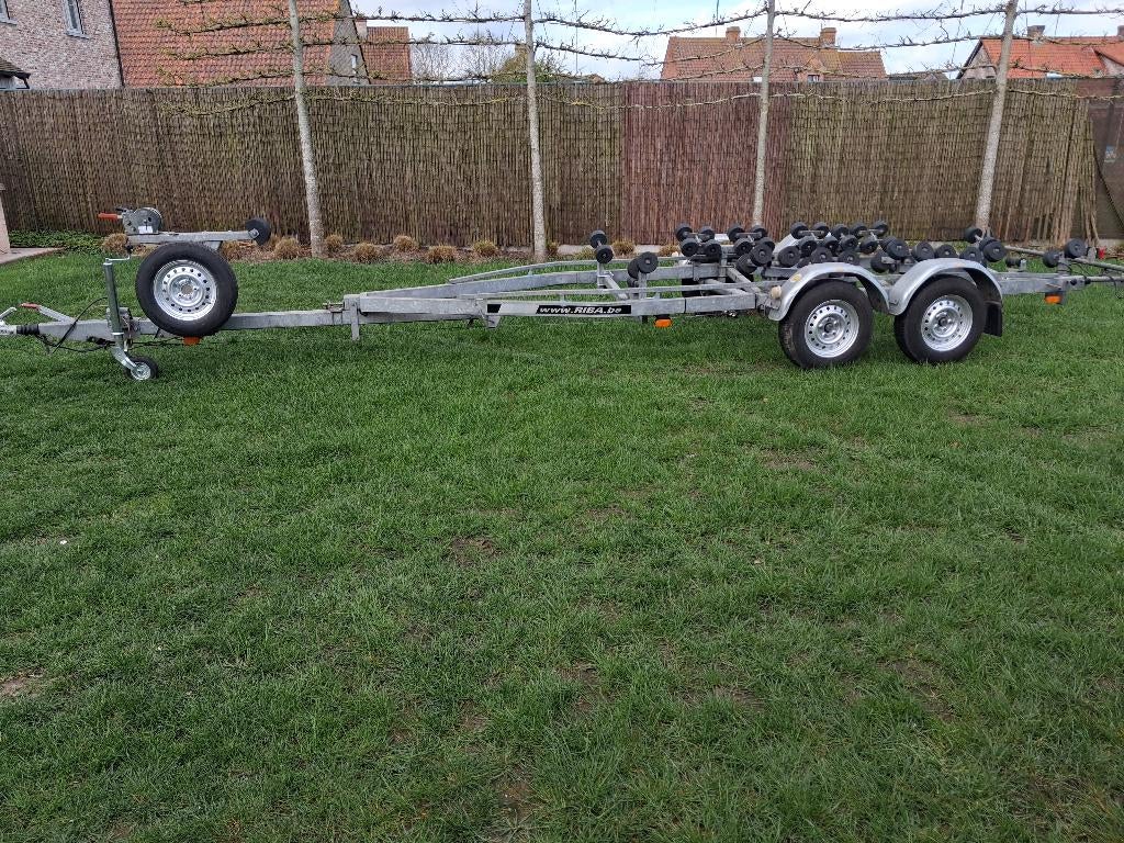 Riba BVT 2600 kiptrailer met V- frame in topstaat., Watersport en Boten, Boottrailers, Gebruikt, Sloepentrailer, 1500 tot 3000 kg