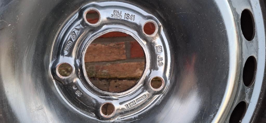 4 pneus hiver sur jantes en tôle, Pneus hiver, 16 pouces, Véhicule de tourisme, 205 mm