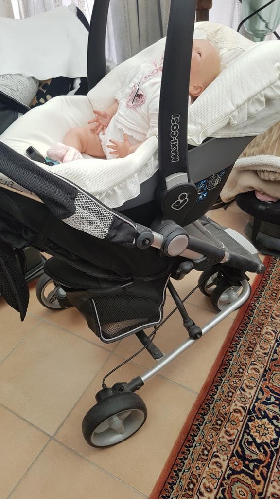 Volledige maxi cosi kinderwagen, Ophalen, Zo goed als nieuw, Regenhoes