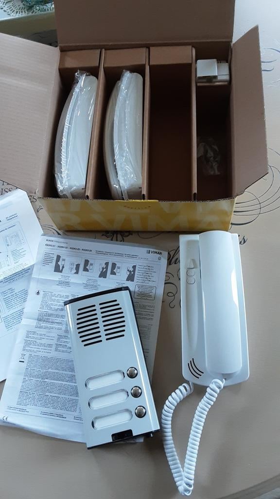 Parophone avec 3 poteaux intérieurs (3 appartements), Maison & Meubles, Sonnettes, Neuf, Filaire, Fonction de conversation, Enlèvement