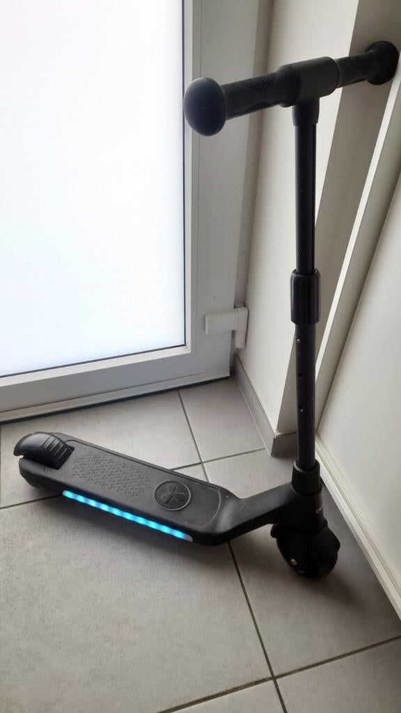 Trotinette électrique de Mark Denver pour enfants à vendre.