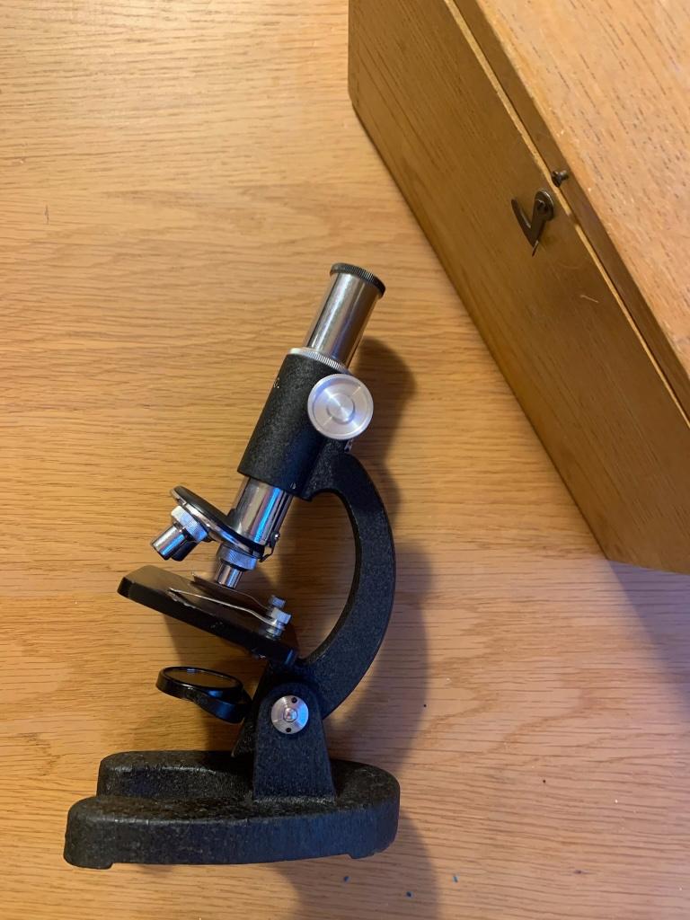 Vintage microscoop met 3 lenzen in houten kistje, Antiek en Kunst, Ophalen of Verzenden