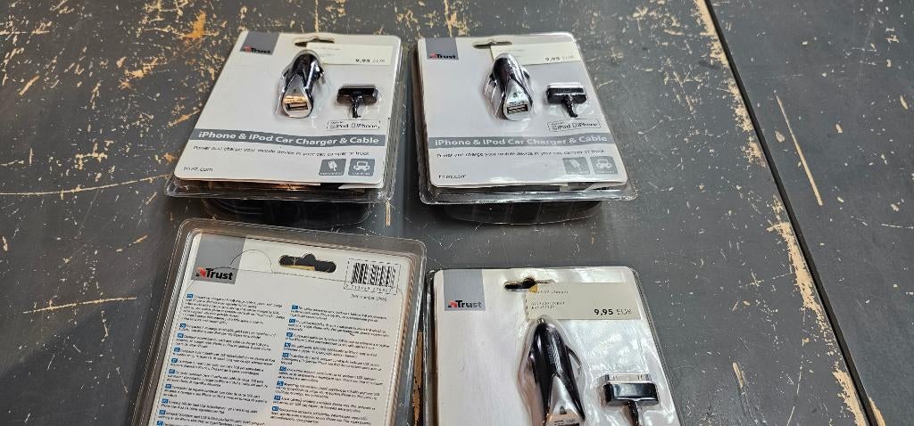 autolader, Trust, iPod/iPhone, 4 stuks, nieuw, Télécoms, Chargeurs de voiture, Enlèvement, Neuf