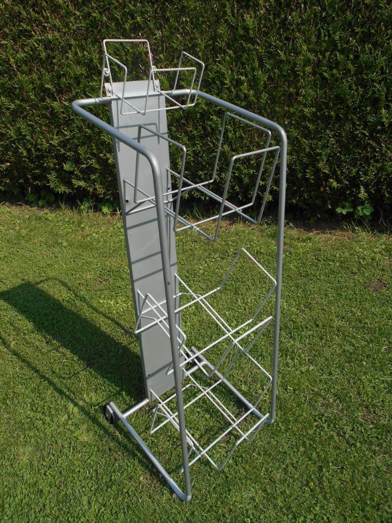 PRESENTOIR A JOURNAUX / REVUES INTERIEUR EXTERIEUR, Enlèvement, Utilisé