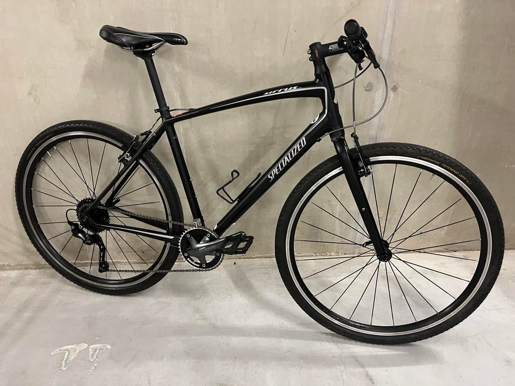 Trekking SPECIALIZED en L-aluminium, complètement en ordre, Vélos & Vélomoteurs, Vélos | Hommes | Vélos de sport & Vélo de randonnée