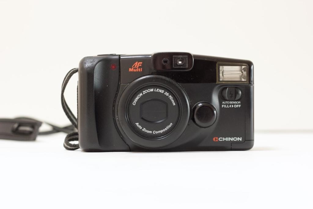 Chinon auto 4001 point and shoot film camera, Audio, Tv en Foto, Fotocamera's Analoog, Ophalen of Verzenden, Zo goed als nieuw