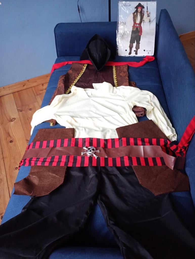 Piraten kostuum heren maat: S, Nieuw, Overige maten, Ophalen of Verzenden, Boland