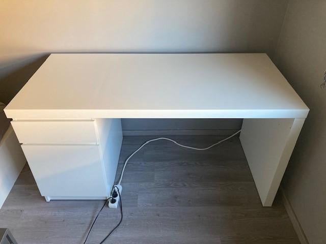 Bureau Ikea Malm Wit + Bureaustoel, Huis en Inrichting, Bureaus, Ophalen, Gebruikt
