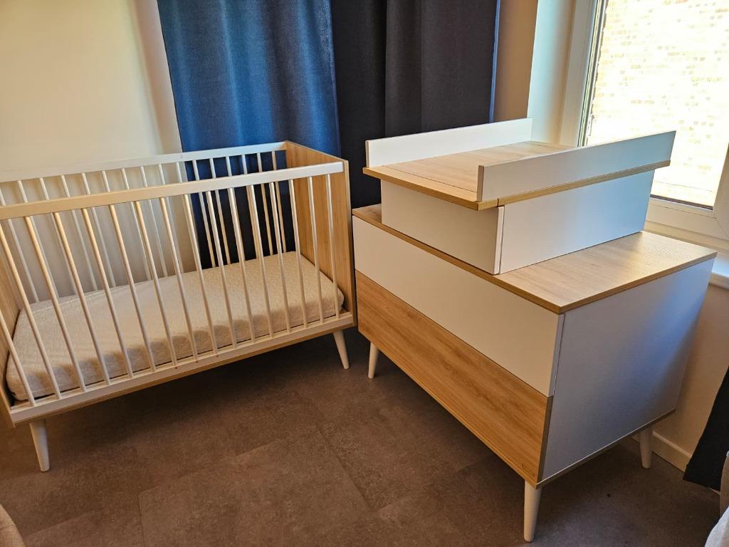 Chambre pour bébé Cardiff Faktum blanc/chêne, Enlèvement, Utilisé, Garçon ou Fille