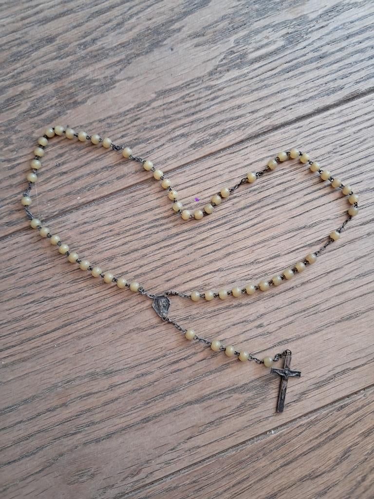 Kleine geelbruine paternoster, Ophalen of Verzenden, Zo goed als nieuw