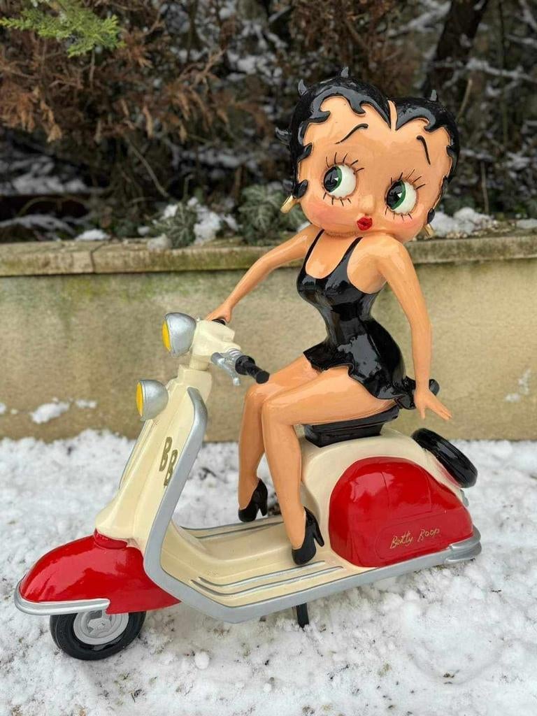 Betty Boop Vespa 60cm hars, Ophalen of Verzenden