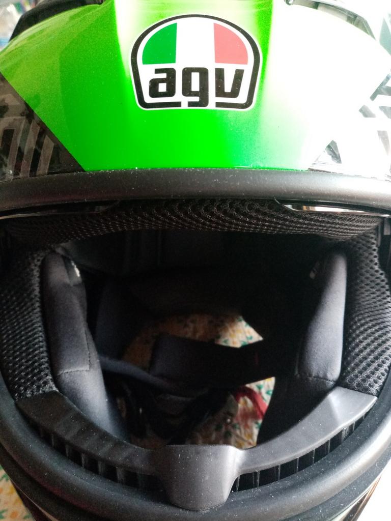 AG motorhelm nieuw gedragen, maximaal 1x of 2 stuks., Motoren, Kleding | Motorhelmen, Ophalen, M, Heren, Nieuw zonder kaartje