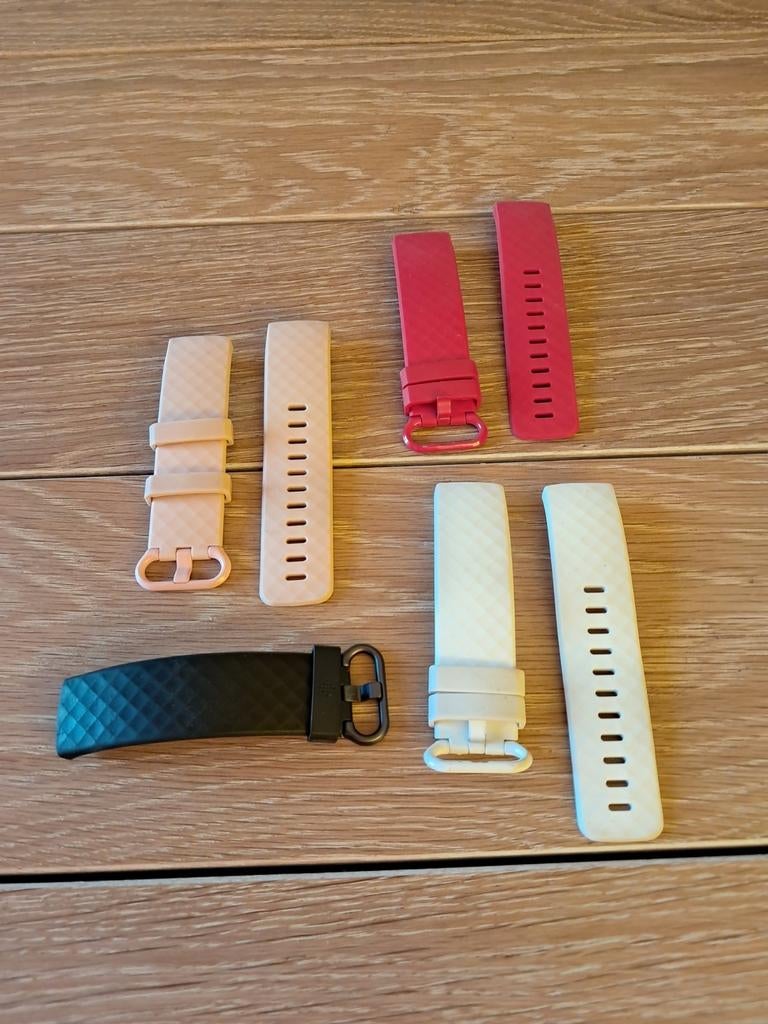 Lot de 3 bracelet pour montre Fitbit 3, Enlèvement ou Envoi, Utilisé, Rouge, Synthétique ou Plastique