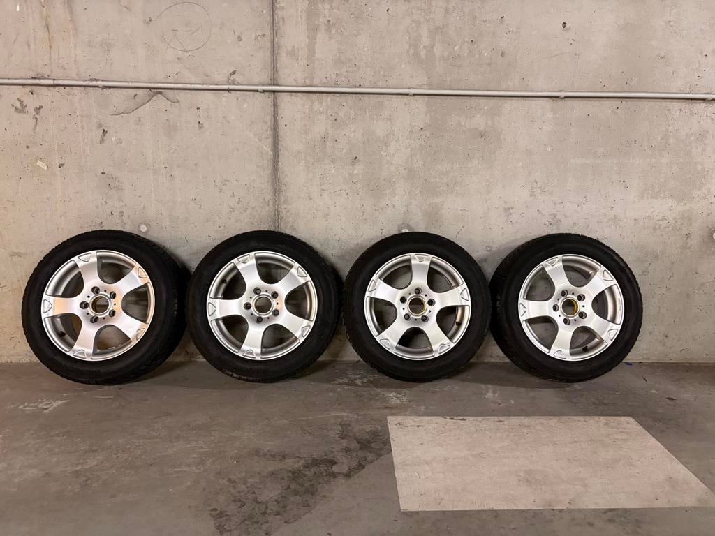 Winterbanden op velg Suzuki, Auto-onderdelen, Banden en Velgen, Ophalen, Gebruikt, 15 inch, Velg(en)