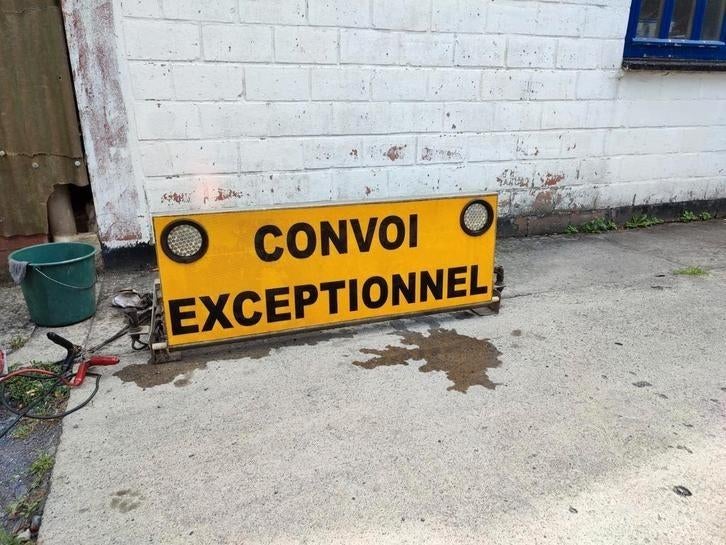 Barre de signalisation Convoi Exceptionnel -, Bricolage & Construction, Éclairage de chantier, Utilisé, Enlèvement ou Envoi