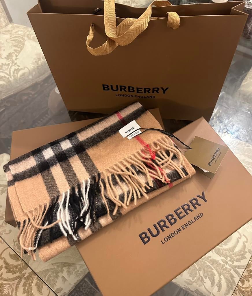 Burberry london sjaal nieuw compleet, Ophalen of Verzenden, Nieuw, Sjaal