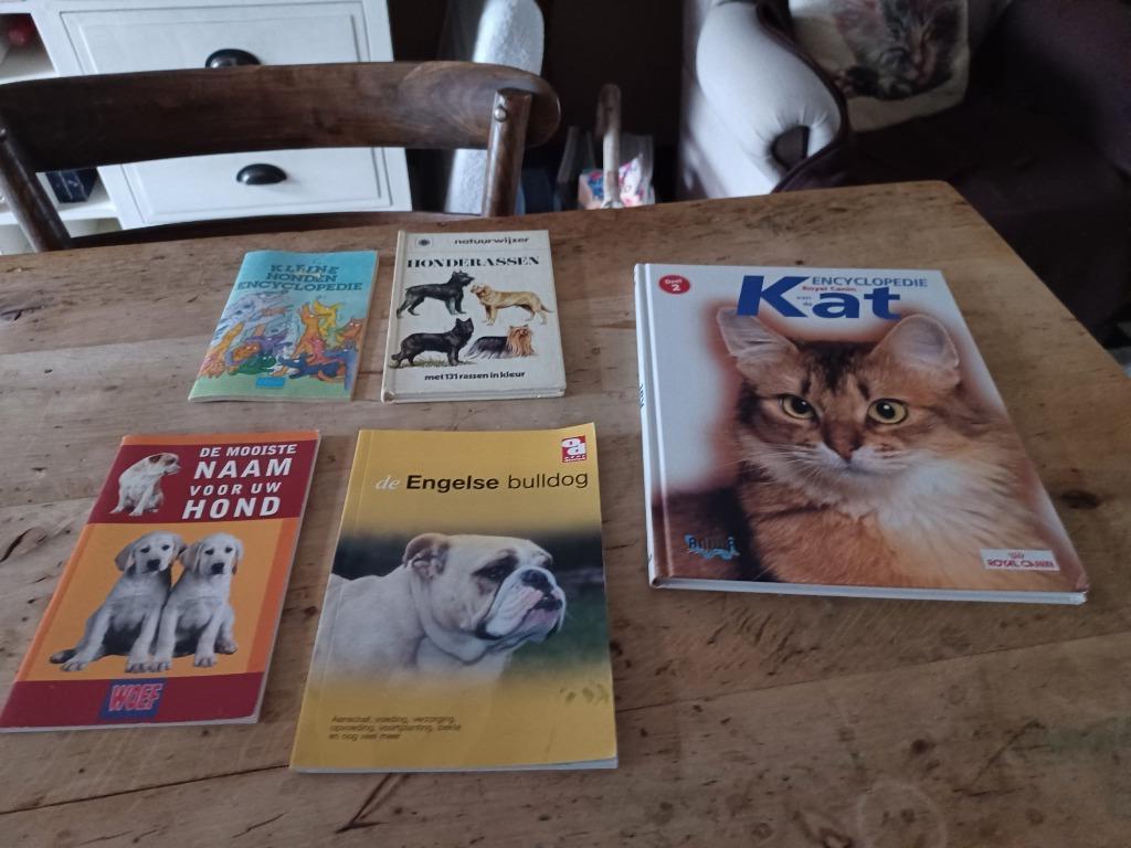 Boekjes over onze huisdieren vanaf 2 euro, Boeken, Ophalen of Verzenden, Honden