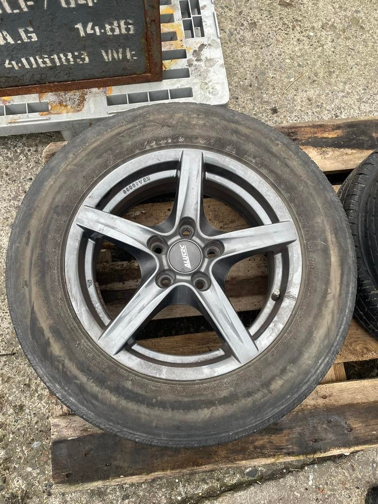 Hyundai IX35 215 65 R16 velgen uit 2012, Ophalen, Velg(en)