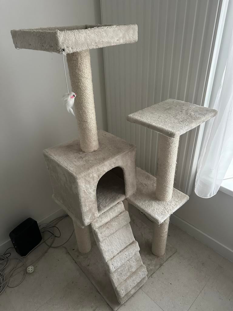 Arbre a chat en bonne etat, Animaux & Accessoires, Enlèvement, Comme neuf