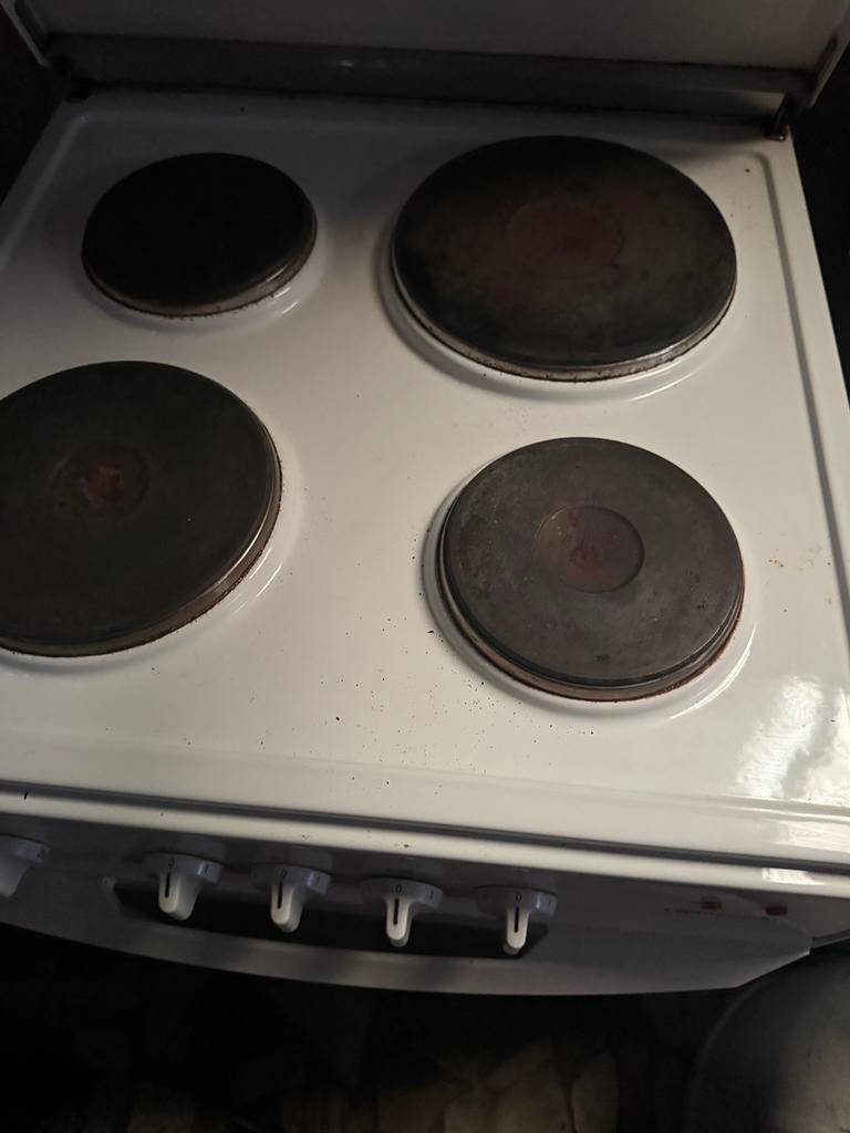 Four Bauknecht avec plaque electrique, 4 zones de cuisson, Enlèvement, Utilisé, À Poser