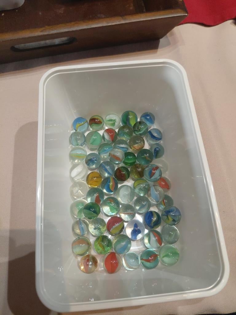 Lot transparante swirl knikkers – met kleurstrepen, Ophalen of Verzenden