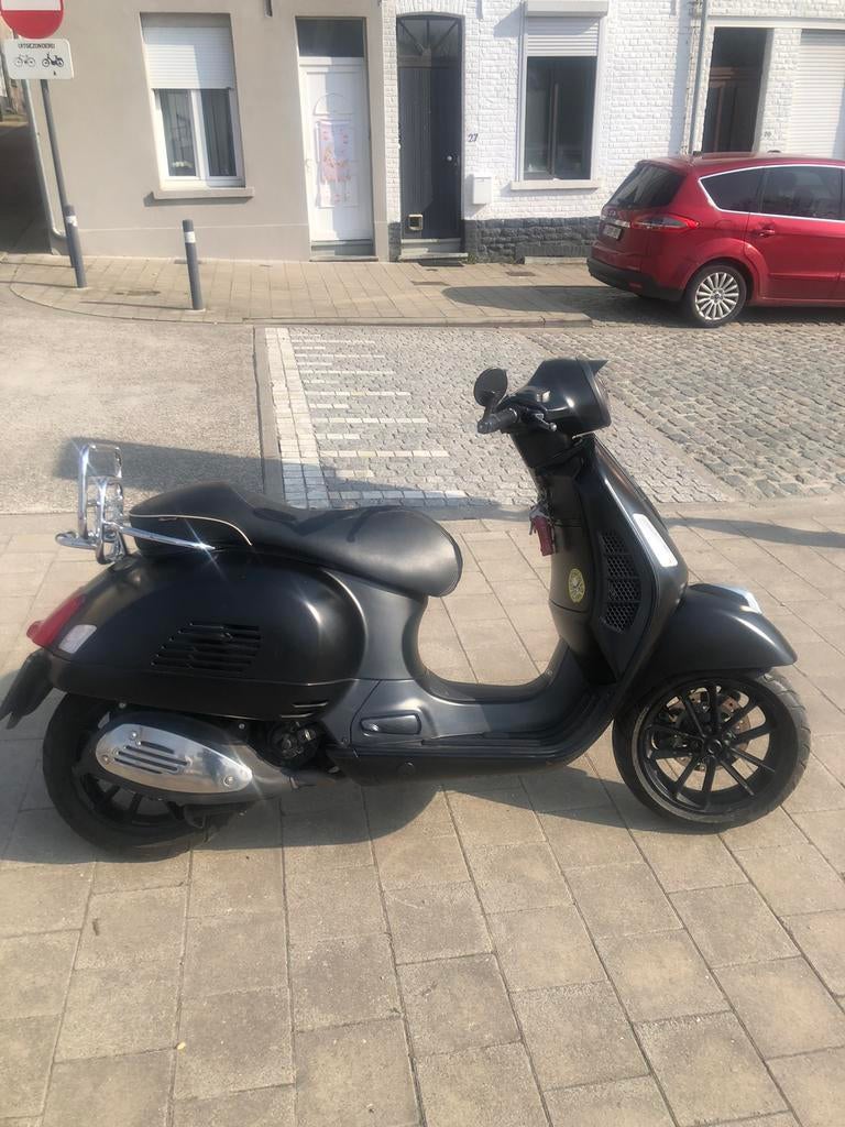 Vespa GTS 300 2013 + nouveau casque gratuit M, Vélos & Vélomoteurs, Scooters | Vespa, 300 cm³, Enlèvement, Utilisé, Essence
