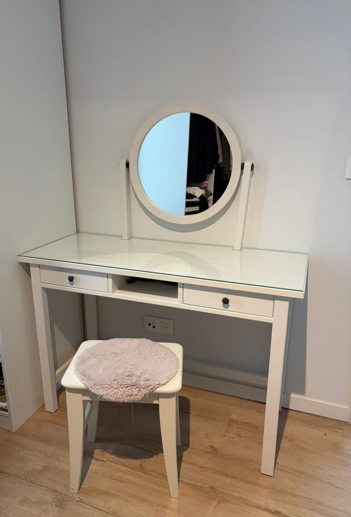 Coiffeuse avec miroir + tabouret IKEA, Maison & Meubles, Enlèvement, Utilisé, Bois, 100 à 150 cm