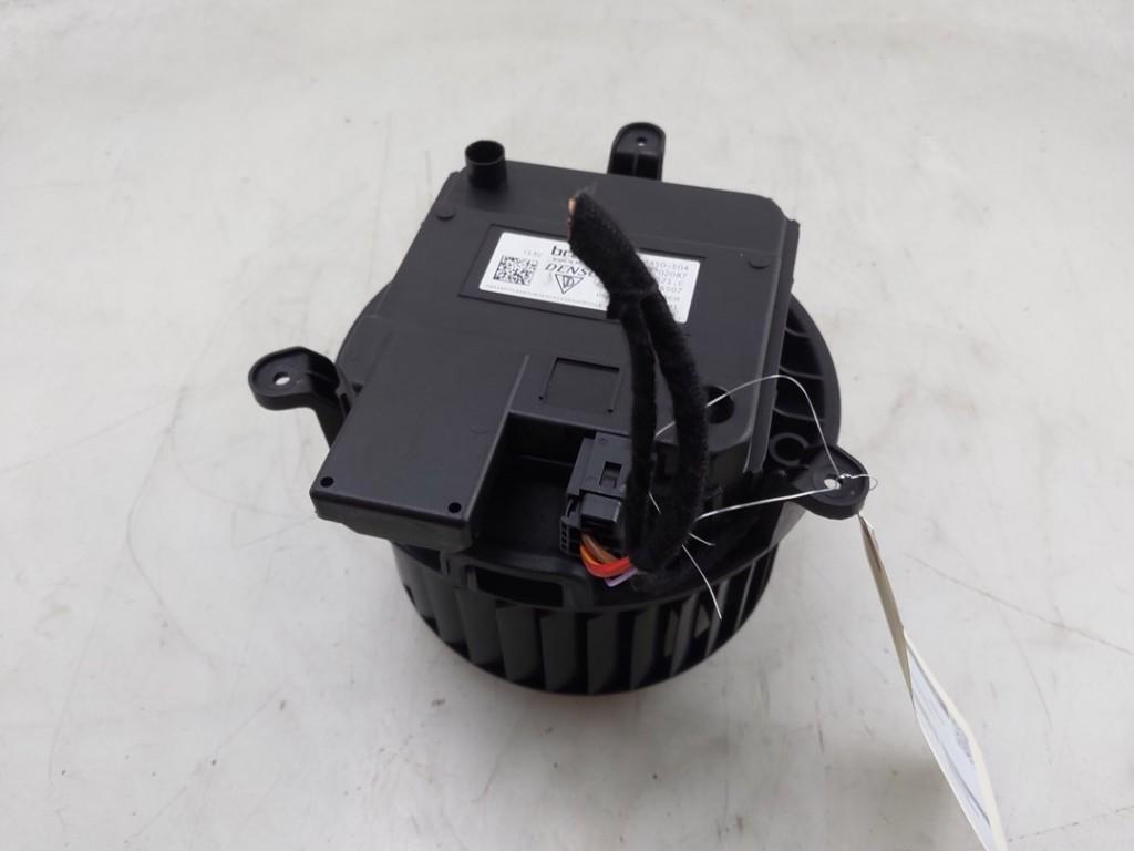 KACHEL VENTILATORMOTOR Porsche Taycan (Y1A), Gebruikt, Porsche