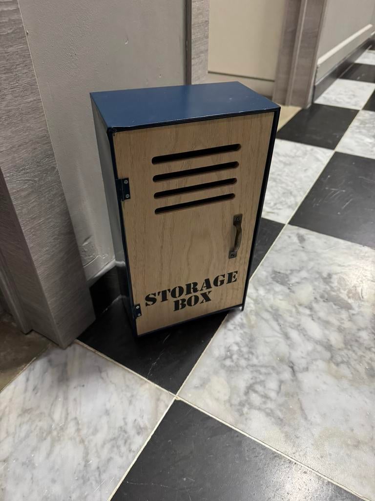 Klein metalen kastje, Kinderen en Baby's, Kinderkamer | Inrichting en Decoratie, Ophalen, Gebruikt, Overige typen