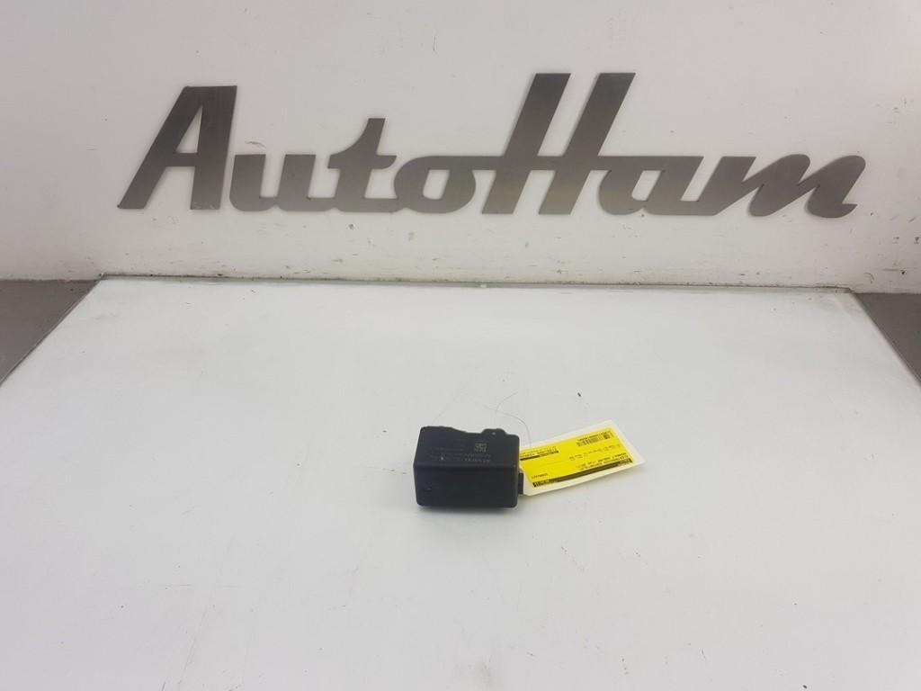 CONTACTSLOT ELECTR. Kadjar (RFEH) (|487004553R|3468210105|), Gebruikt, Renault