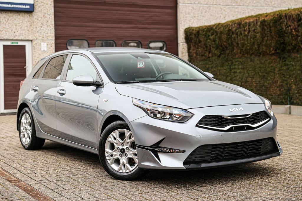 Kia Ceed / cee'd 160PK*AUTOMAAT*NIEUW-MODEL*CAMERA*APPLE-CAR, Auto's, Kia, Stof, Gebruikt, 4 cilinders, 159 pk