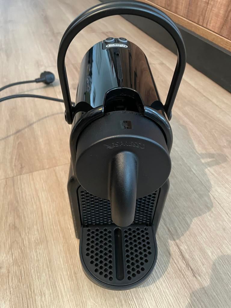 Delonghi Nespresso Inissia te koop + capsules, Enlèvement, Comme neuf