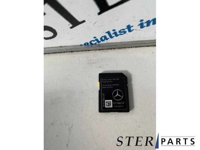 Navigation carte SD d'un Mercedes E-Klasse, Autos : Pièces & Accessoires, Électronique & Câbles, Mercedes-Benz, Neuf, 12 mois de garantie