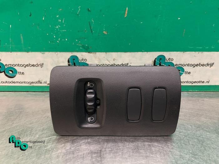 Commutateur phare hauteur réglable d'un Renault Clio (Clio, Autos : Pièces & Accessoires, Renault, -, 3 mois de garantie, Utilisé