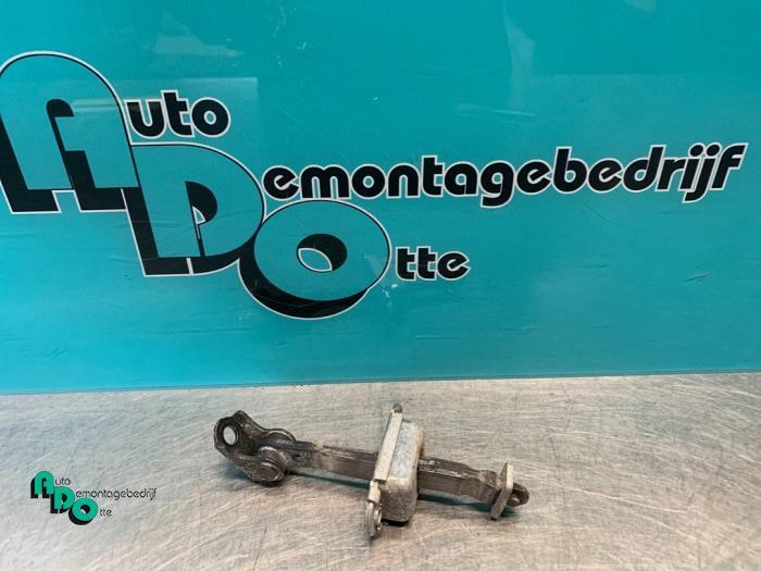 Butée 4portes arrière gauche d'un Nissan Micra (Micra 03-), -, 3 mois de garantie, Utilisé, -