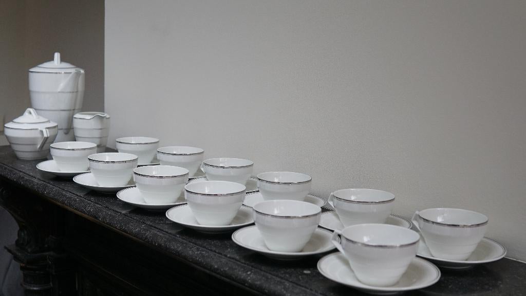 Art Deco koffieservies Victoria Porelite Czechoslovakia 208, Antiek en Kunst, Antiek | Servies compleet, Ophalen of Verzenden