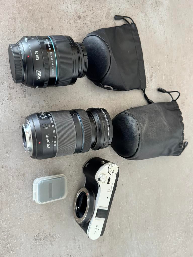 Samsung NX300 Set - Incl. 18-200mm Zoom & 60mm Macro Lens, Audio, Tv en Foto, Ophalen, Zo goed als nieuw, Macrolens, Zoom